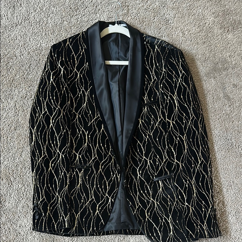 Black and Gold Geometric Sport Coat with Classic Lapel